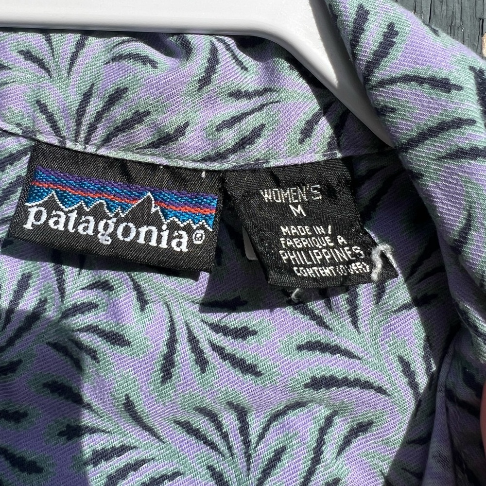 Patagonia Women's Lavender and Black Leaf Print Top